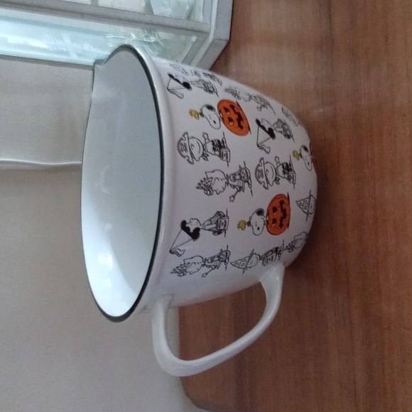 Snoopy Halloween batter bowl - Picture 3 of 5